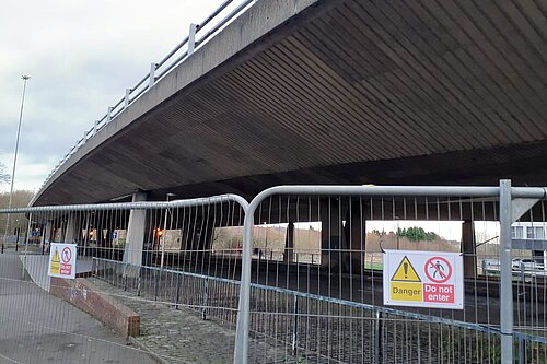 Safety fencing closing the flyover