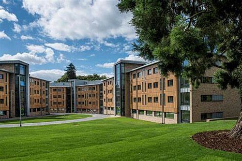 Picture of Glen Eyre halls on Glen Eyre road